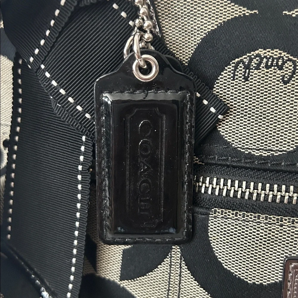 Coach Grey/Black Signature C Print Classic Poppy Travel Tote Bag Purse 🌺🌺 - Picture 7 of 16